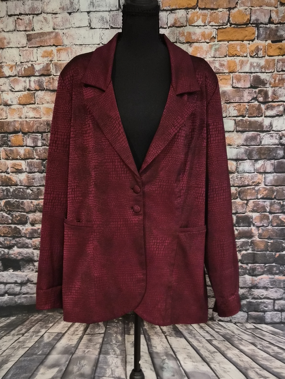 Gayla Bentley Burgundy Reptile Textured Blazer